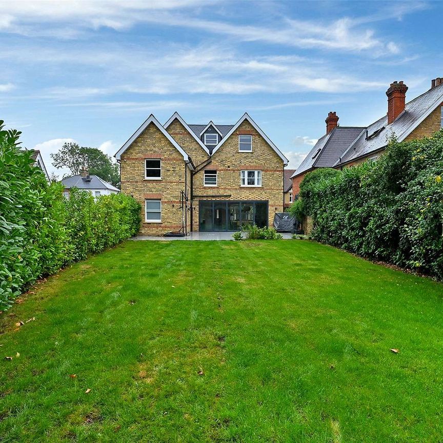 A substantial and luxurious double fronted home with six bedrooms, gym, games room and off-street car parking. - Photo 1