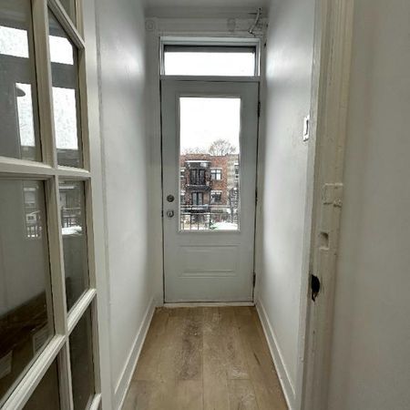 📍 3 1/2 rénové à louer – Rosemont–La Petite-Patrie (H2G 2R8) - Photo 4