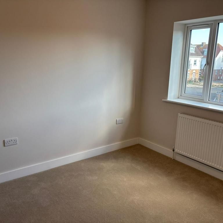 4 bedroom detached house to rent - Photo 1