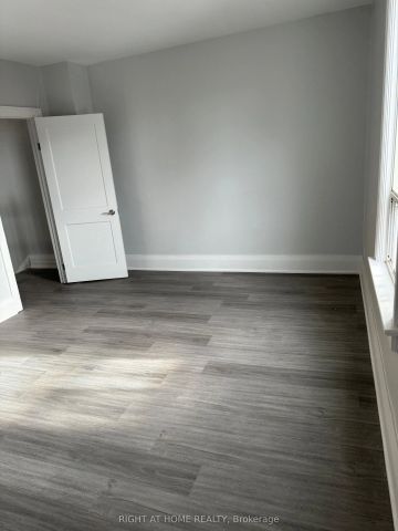 68 woodington Avenue #Upper - Photo 2