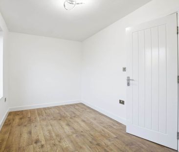 Price £3,250 pcm - Available 01/12/2025 - Unfurnished - Photo 2