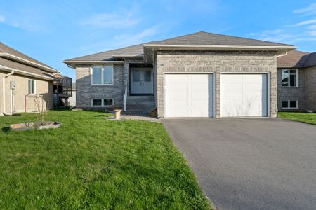 For Lease - 46 Freedom Crescent, Quinte West, Ontario - Photo 2