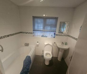 2 bedroom bungalow to rent - Photo 3