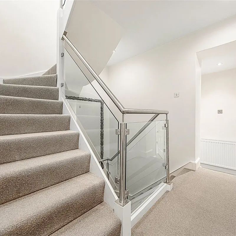 4 bedroom house in London - Photo 1