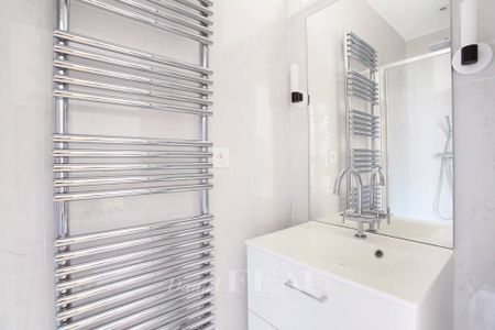 Location appartement, Paris 7ème (75007), 3 pièces, 73.04 m², ref 86337012 - Photo 2