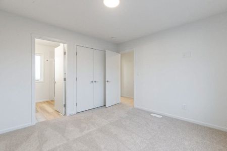 Edmonton Unfurnished townhouse Rental in Britannia Youngstown - Brand-New 3 Bedroom Townhome for Rent in West Edmonton | Modern Living Near WEM - Photo 2