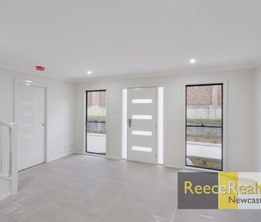 Low maintenance delight in prime location! - Photo 3