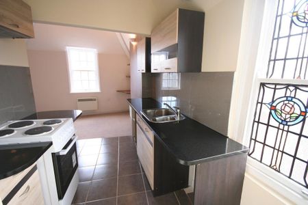Studio to rent - Photo 2