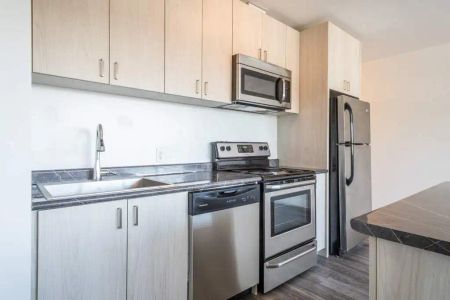 Bloor-Annex Residences — 2-Bedroom 1-Bath - Photo 2