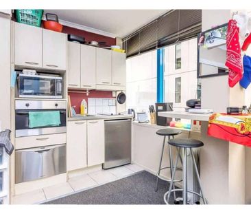 APT in CBD - Photo 2