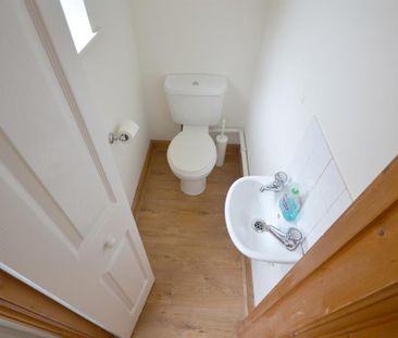 3 bedroom semi-detached house to rent - Photo 6