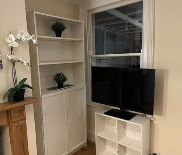 Room 3, 30 Springfield Road, Guildford, Surrey GU1 4DP - Photo 1