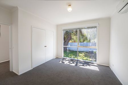 FRONT TOWNHOUSE OF ONLY 2 IN A FABULOUS POSITION - Photo 4