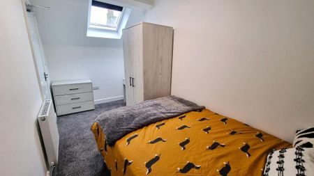 4 bedroom private hall to rent - Photo 3