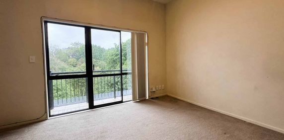 2-Bedroom Apartment in the Heart of Auckland C... - Photo 2
