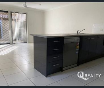 🏡Townhouse with Convenience and Style in Calamvale - Photo 5