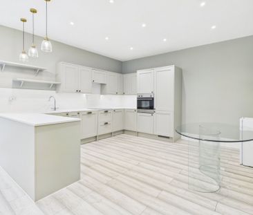 Fulmer Lane, Gerrards Cross, Buckinghamshire,SL9 - Photo 4