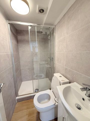 2 Bed Flat, High Road, IG1 - Photo 2