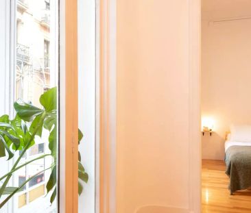 Room in a shared 8-bedroom apartment for rent in Vila de Gràcia. - Photo 4