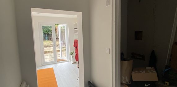 Studio Flat, Grange Close North, BS9 - Photo 2