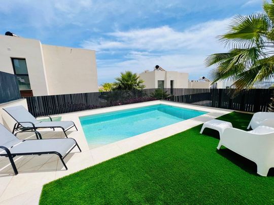 Luxury 3 room Detached House for rent in Finestrat, Valencia - Photo 1