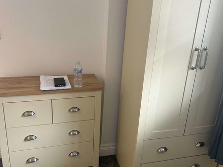 Winton Street Room E - Photo 5