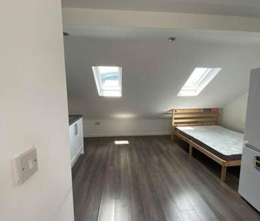 Studio to rent - Photo 3