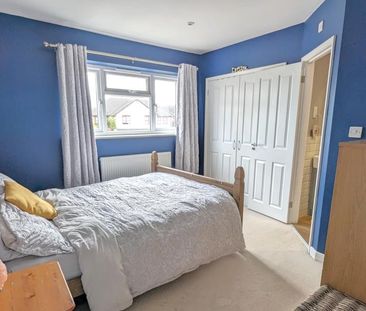 Kings Road, Woking, Surrey, GU24 - Photo 4