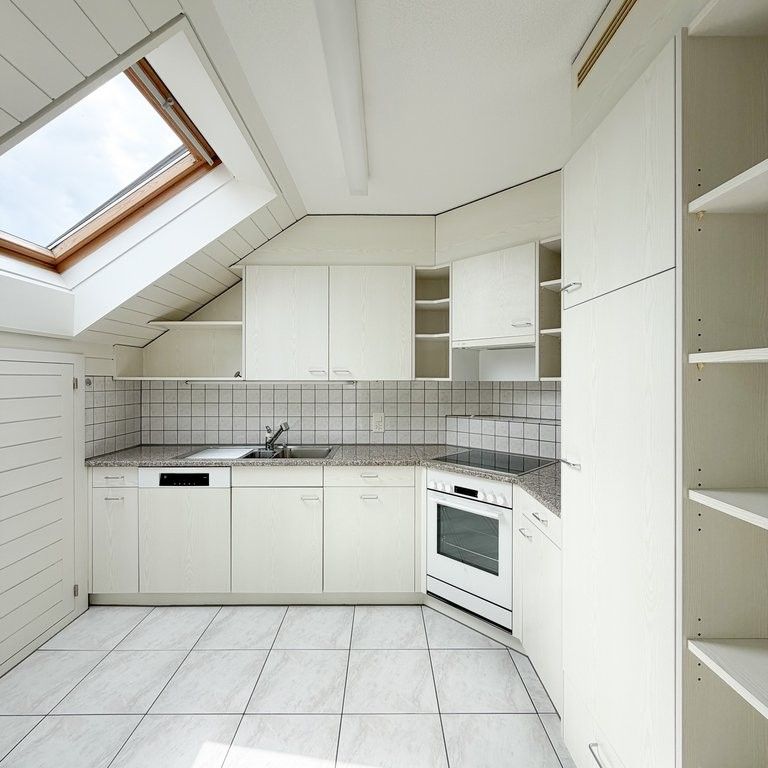Charmante Dachwohnung - Photo 1