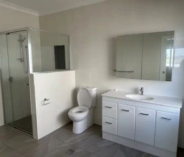9 Maurice Avenue, Salisbury QLD 4107 - Photo 1