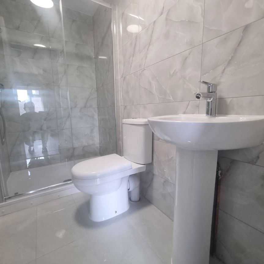 1 bedroom semi detached to rent - Photo 1