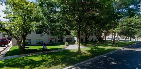 Pharmacy Apartments - Photo 2