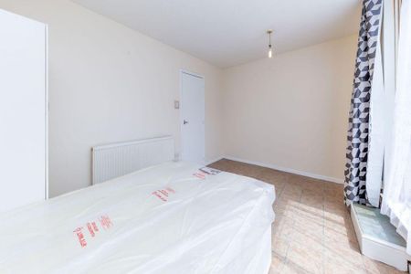 3 bedroom maisonette to rent - Photo 4