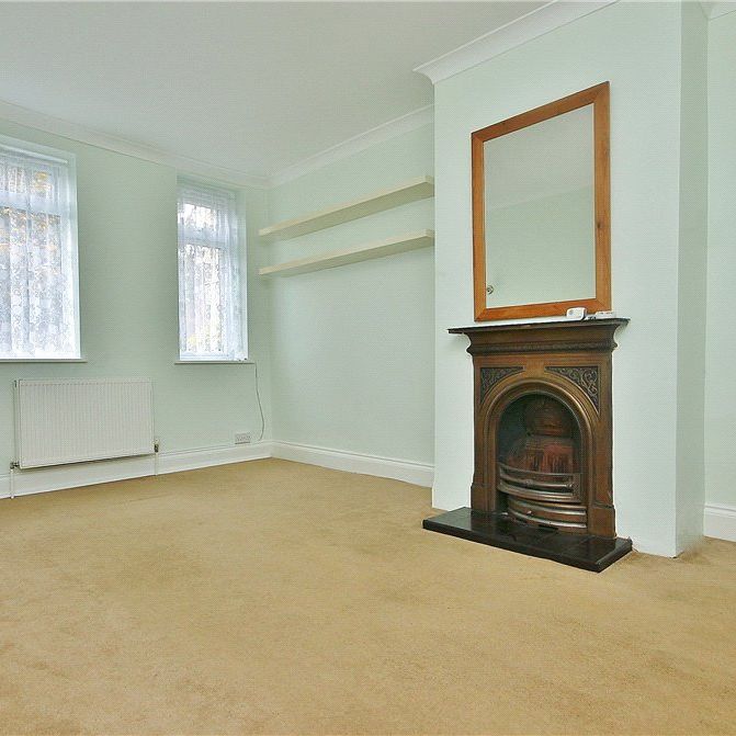 Moor Lane, Staines-upon-Thames, Surrey, TW18 4YW - Photo 1