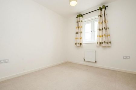 4 bedroom detached house to rent - Photo 4