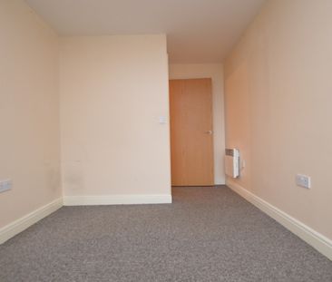 2 Bedroom FIrst Floor Flat - Photo 3