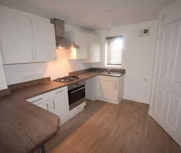 3 bedroom semi-detached house to rent - Photo 5
