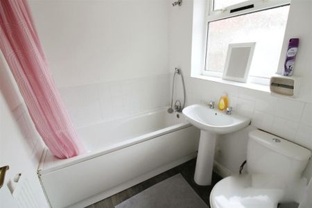 Barnsley Street - Photo 2