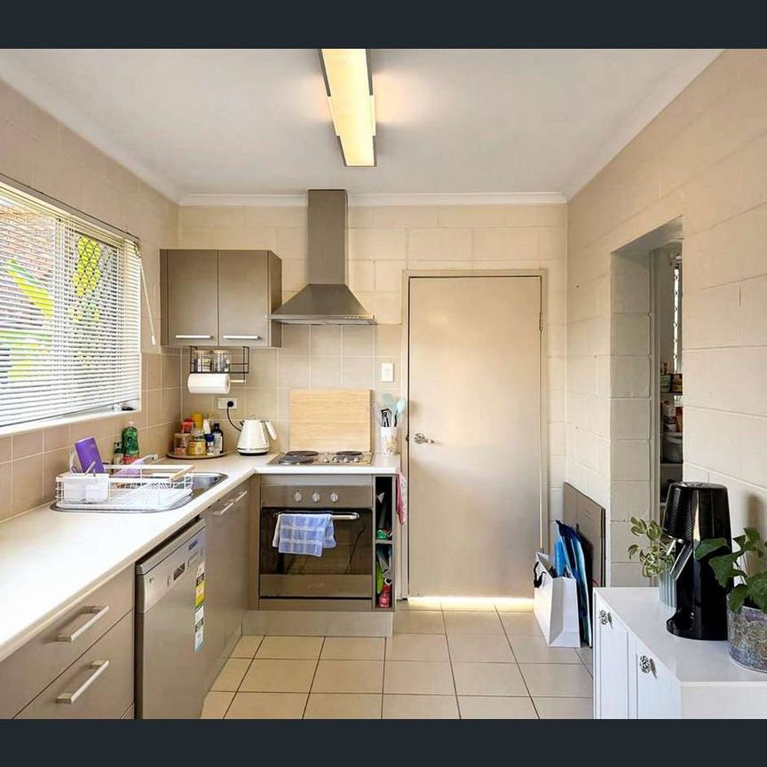 Unbeatable Location in Sought After Edge Hill - Photo 1