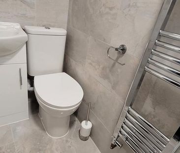 1 bedroom in a house share to rent - Photo 5