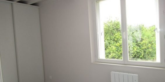 BASLY - F2/3 EN DUPLEX AVEC TERRASSES ET STATIONNEMENT - Photo 3