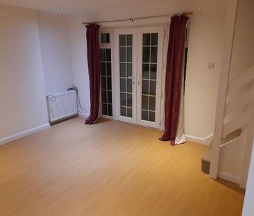 2 bedroom semi-detached house to rent - Photo 4