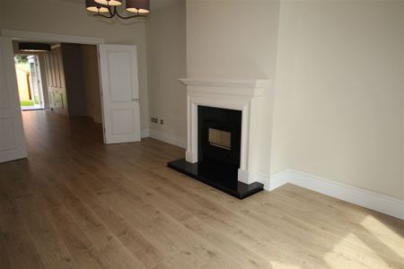 7 Fey Yerra Wood, Leopardstown Road, Foxrock, Dublin 18 - Photo 2