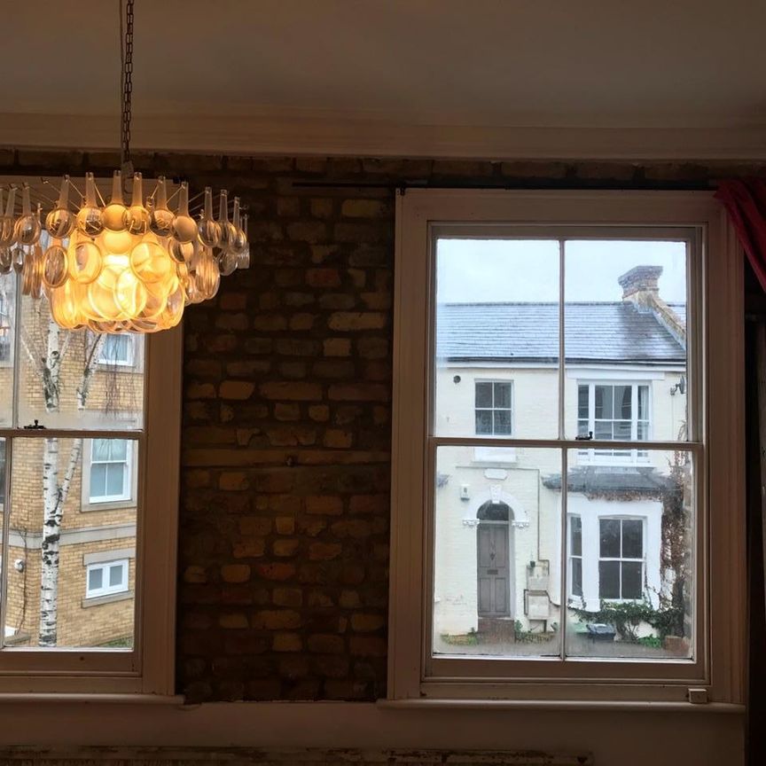 2 Bed Flat, Hinton Road, SE24 - Photo 1