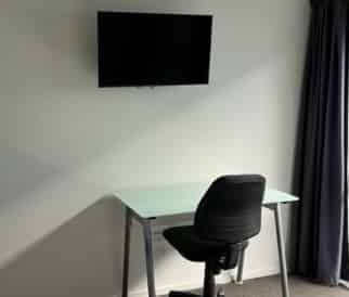 Studio unit available now - Photo 2