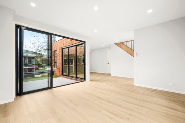 1B Caringa Street, Pascoe Vale VIC 3044 - Photo 1