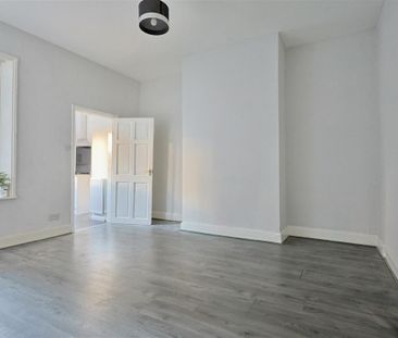 2 bedroom Flat to rent in Ripon Street, Gateshead - Photo 2