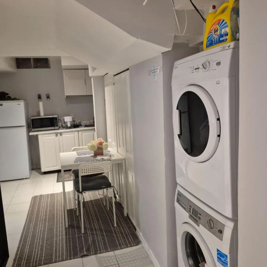 3072 CAULFIELD CRESCENT - Photo 1