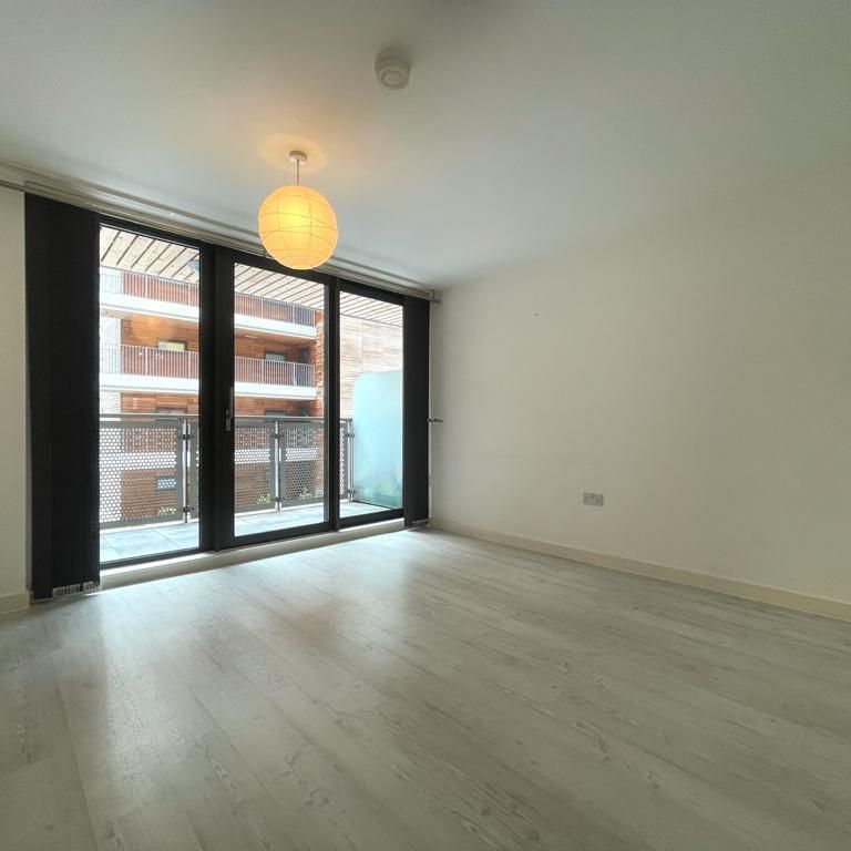 Geoffrey Watling Way, Norwich - Photo 1