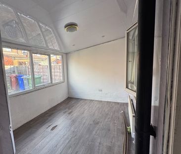 5 Bed Semi-Detached House, Goring Avenue, M18 - Photo 1